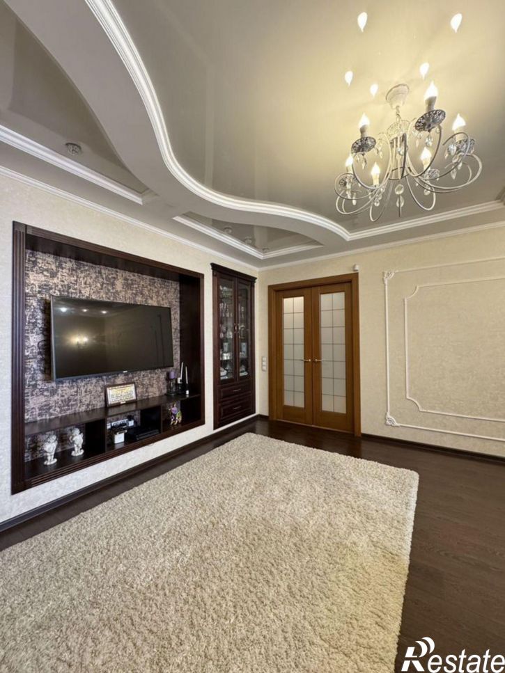 4-комн квартира улица Котовского, 10/1