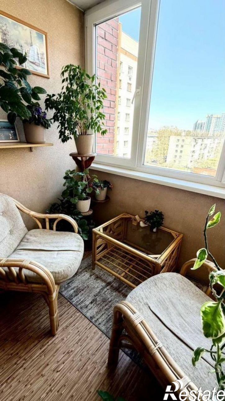 4-комн квартира улица Котовского, 10/1