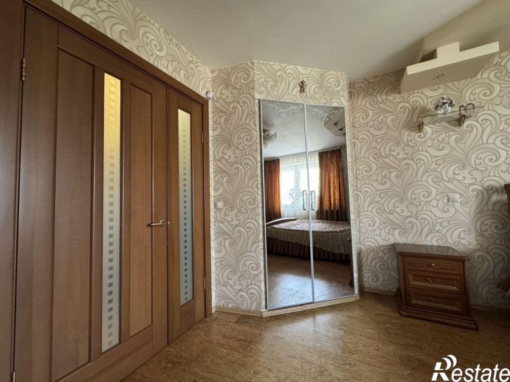 4-комн квартира улица Котовского, 10/1