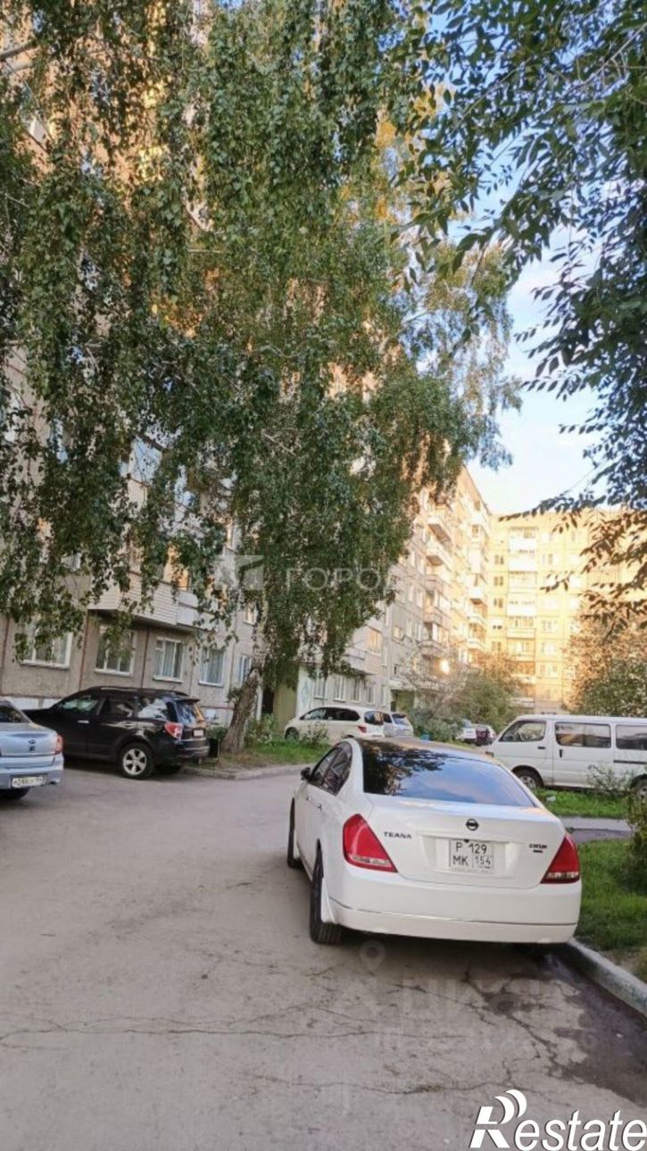 2-комн квартира ул 9-й Гвардейской Дивизии, 15,  д. 15