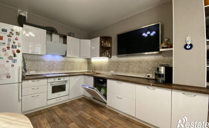 3-комн квартира Красный пр-кт, 318,  д. 318