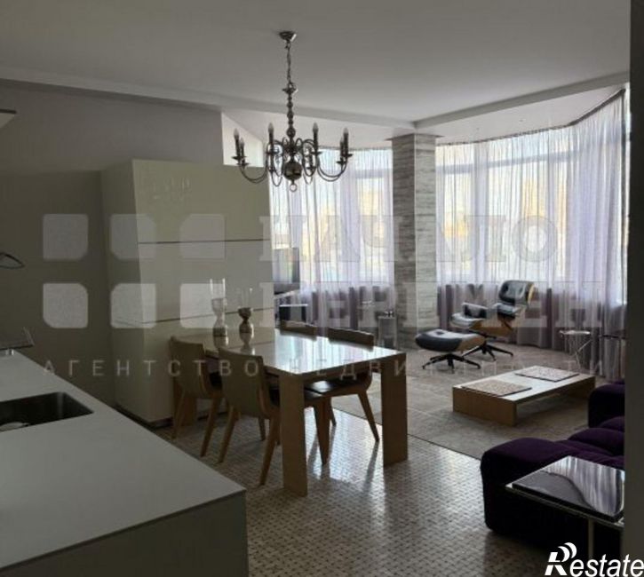 4-комн квартира Романова ул, 39