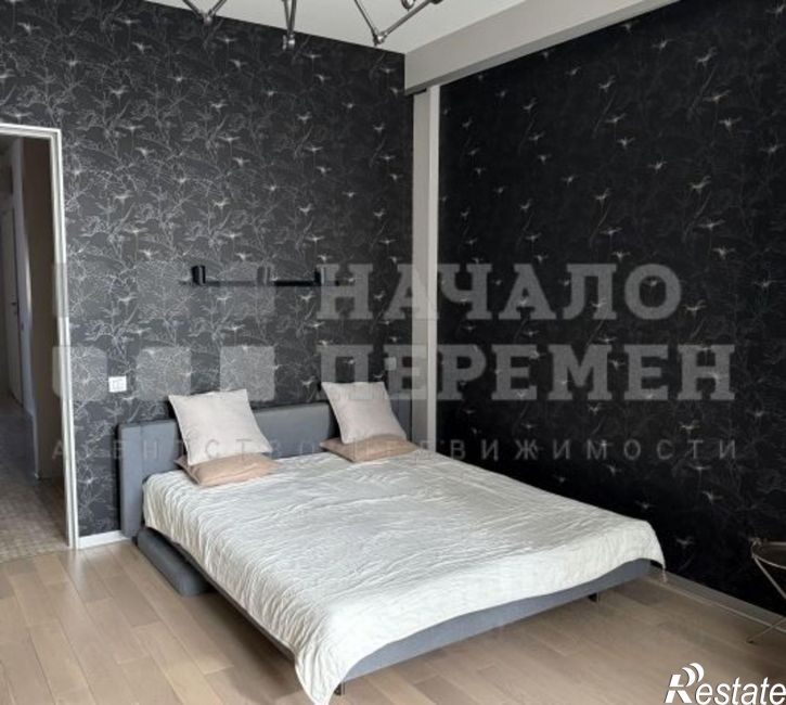 4-комн квартира Романова ул, 39