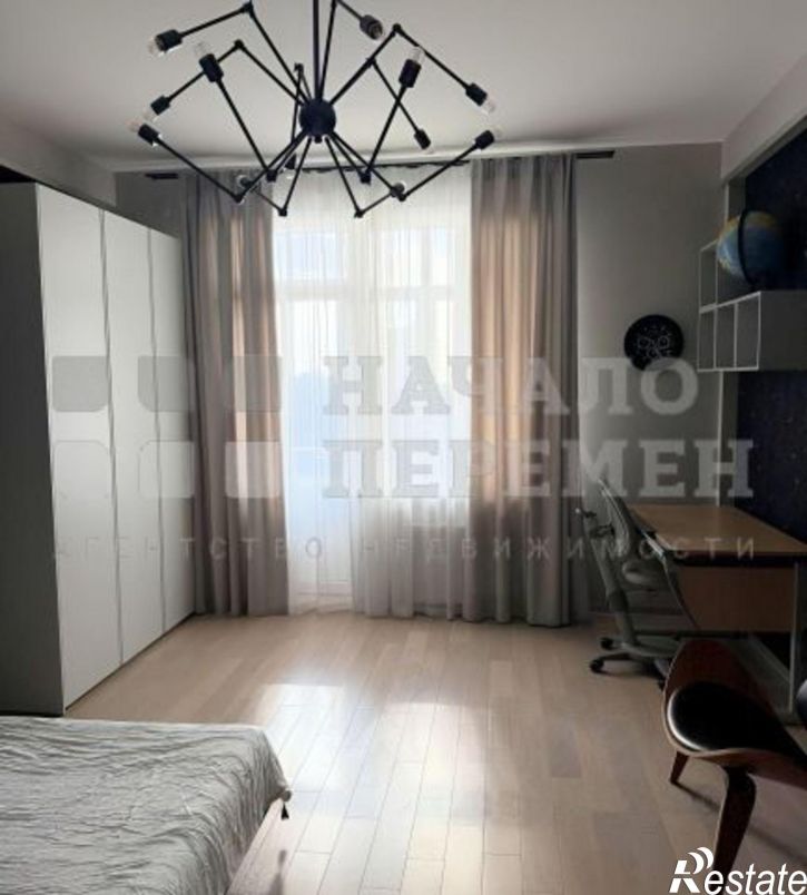 4-комн квартира Романова ул, 39