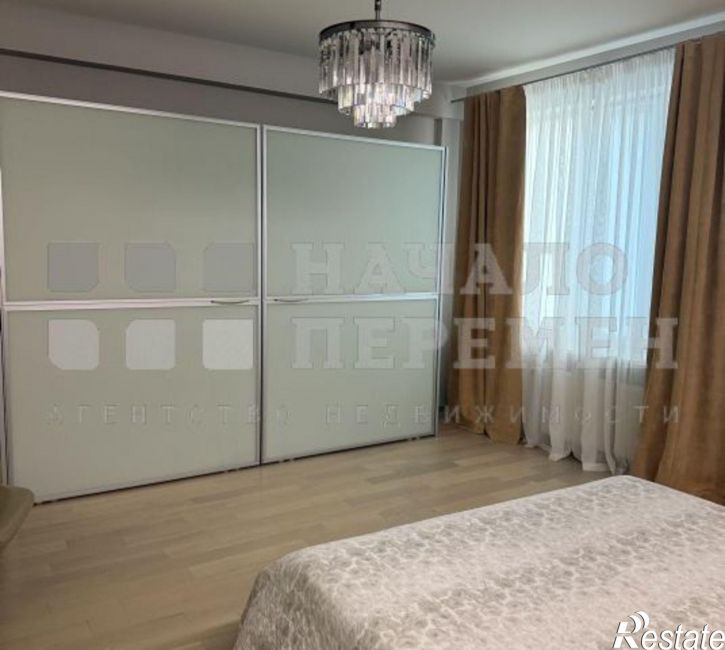 4-комн квартира Романова ул, 39