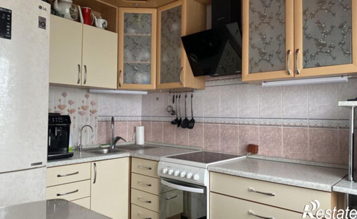3-комн квартира ул Курчатова, 37,  д. 37