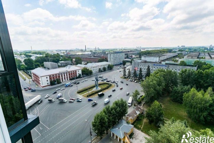 3-комн квартира ул Сибиряков-Гвардейцев, 48,  д. 48