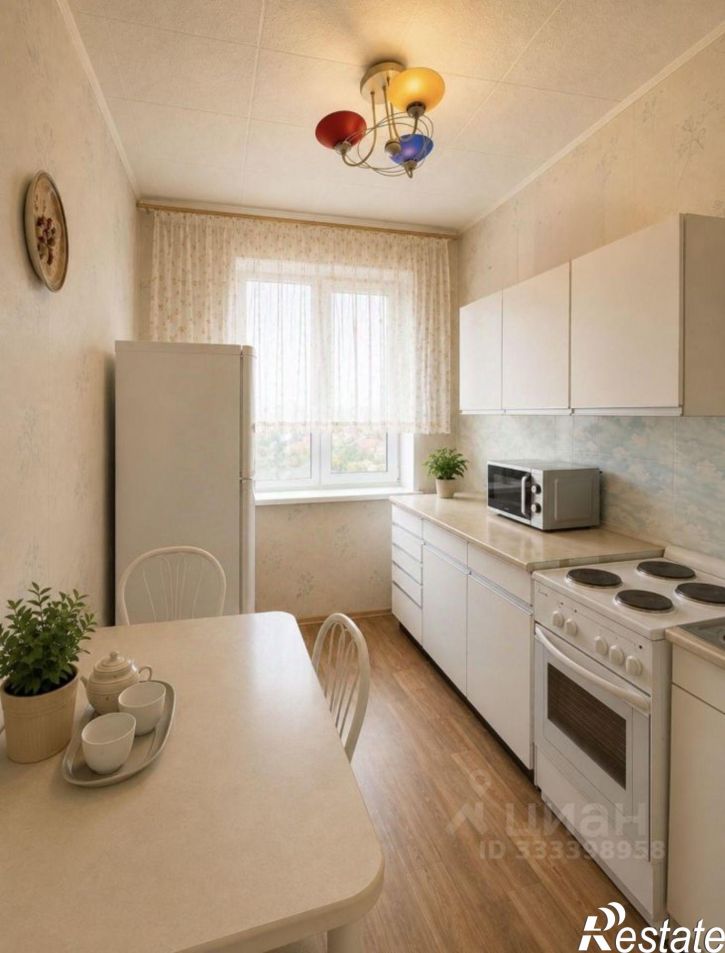 3-комн квартира ул Связистов, 5,  д. 5