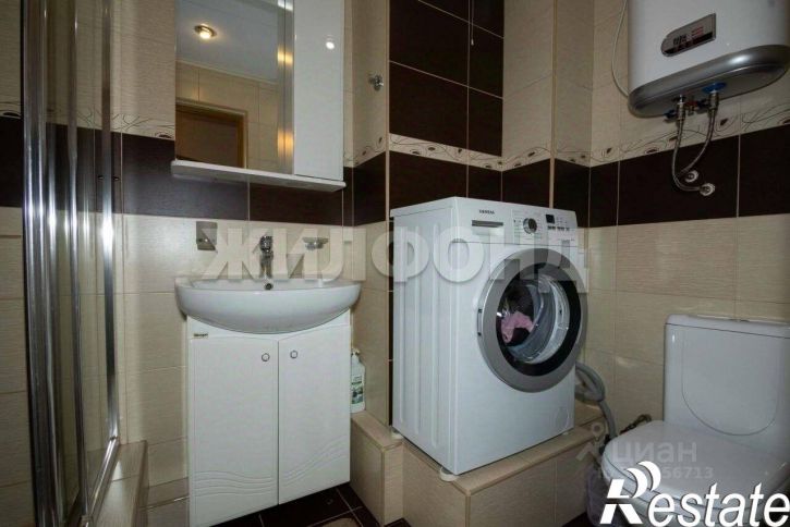 4-комн квартира улица Титова, 37,  д. 37