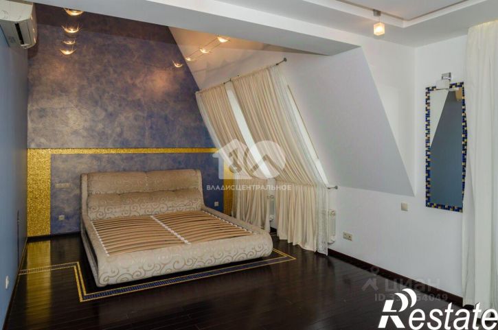 4-комн квартира мкр Зеленый Бор, 5,  д. 5