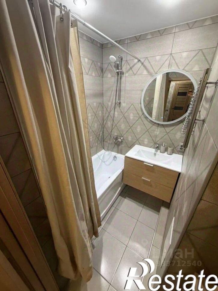 2-комн квартира улица Татьяны Снежиной, 42,  д. 42