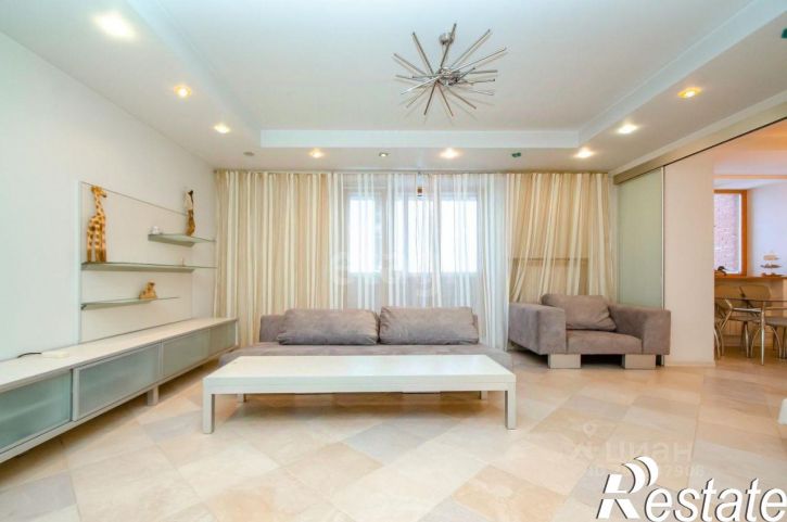 4-комн квартира улица Крылова, 48,  д. 48