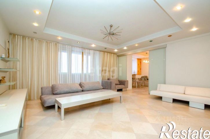 4-комн квартира улица Крылова, 48,  д. 48