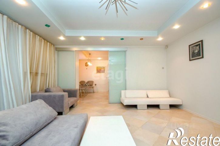 4-комн квартира улица Крылова, 48,  д. 48