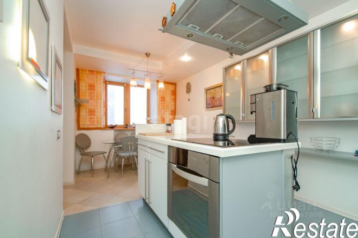 4-комн квартира улица Крылова, 48,  д. 48