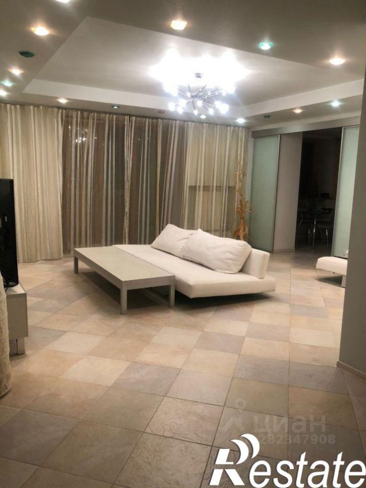 4-комн квартира улица Крылова, 48,  д. 48