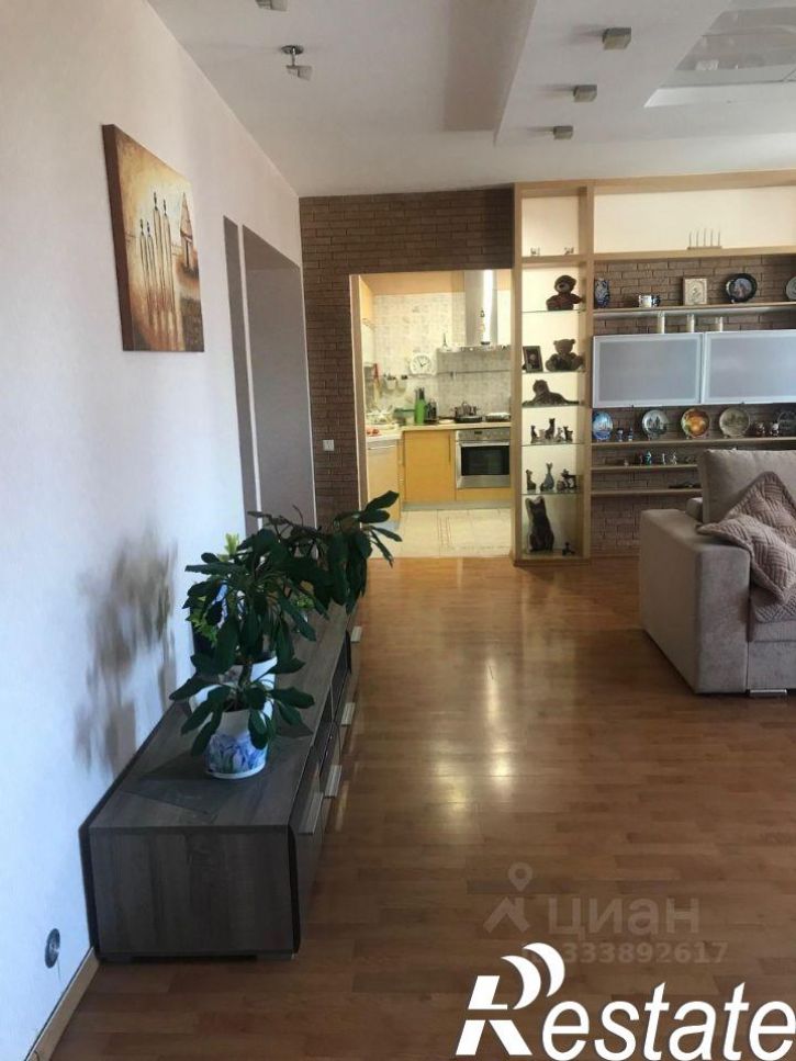 4-комн квартира улица Ольги Жилиной, 60,  д. 60