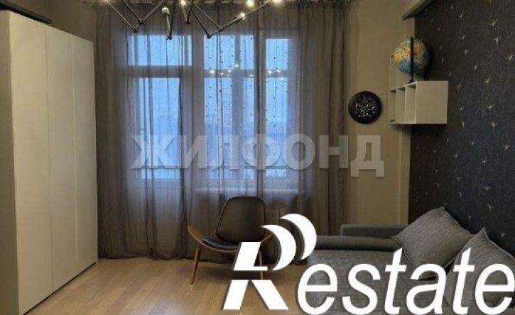 4-комн квартира улица Романова, 39,  д. 39