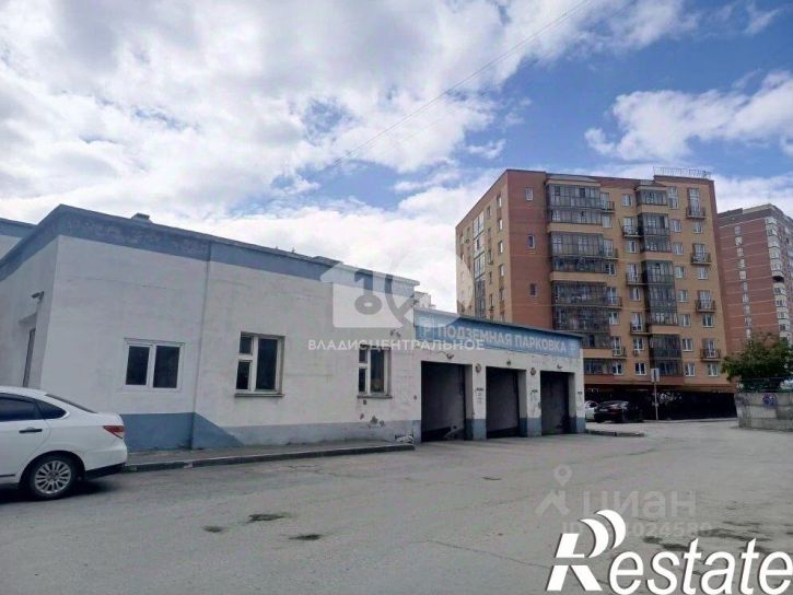 Гараж/парковка Рябиновая улица, 10/1,  д. 10/1