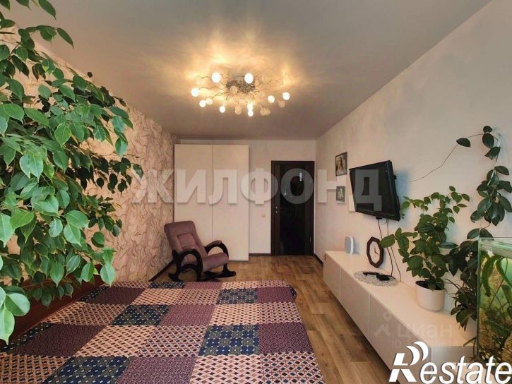 2-комн квартира улица Виктора Уса, 15,  д. 15