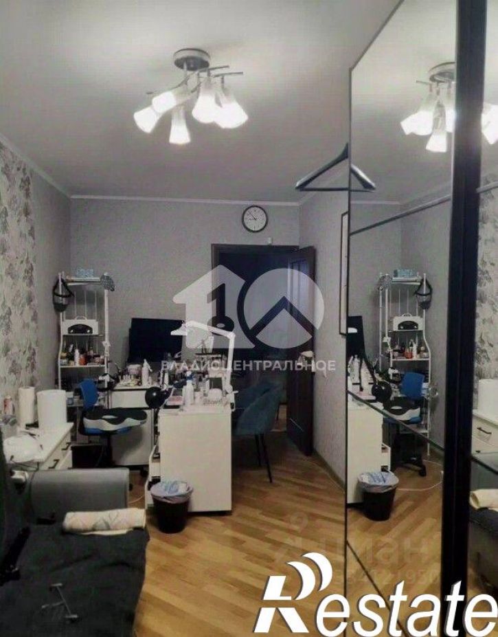 3-комн квартира улица Зорге, 221,  д. 221