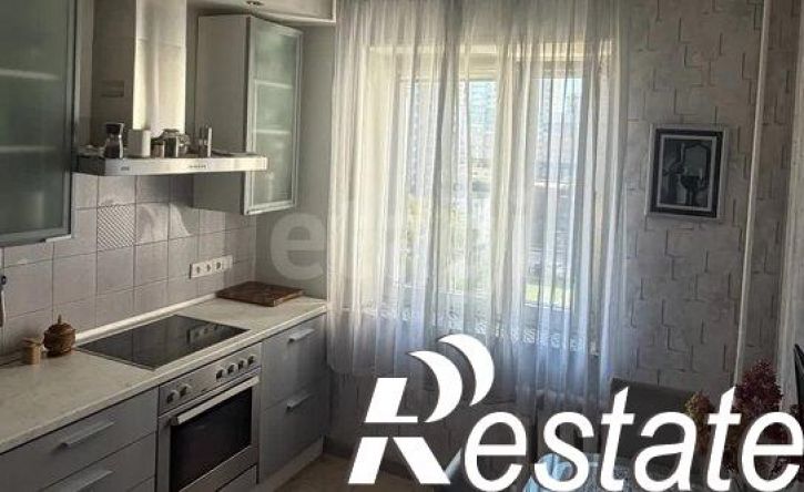 4-комн квартира улица Демьяна Бедного, 52,  д. 52