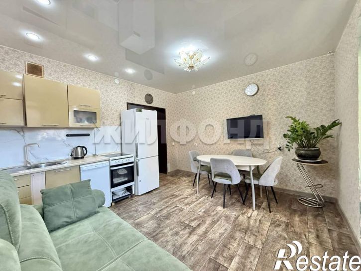 2-комн квартира Романтиков улица, д.4