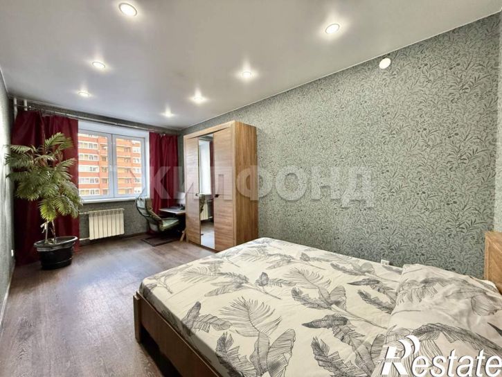 2-комн квартира Романтиков улица, д.4