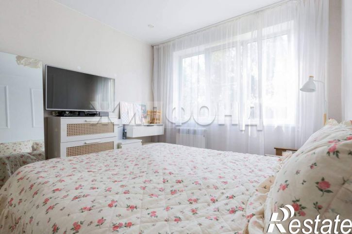 3-комн квартира Толбухина улица, д.25