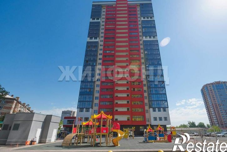 Гараж/парковка Ипподромская улица, д.75