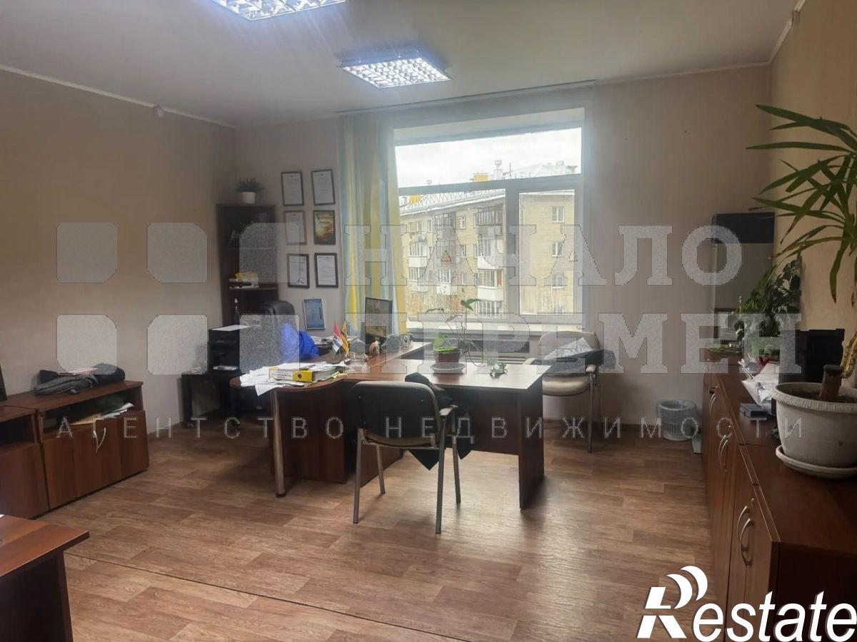 Сдать офис, помещение под офис за 31 740 рублей на Немировича-Данченко ул, 165