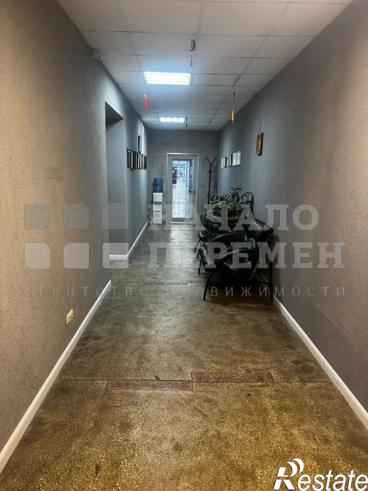 Сдать офис, помещение под офис за 31 740 рублей на Немировича-Данченко ул, 165