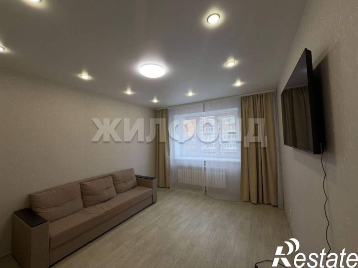 1-комн квартира Романтиков улица, д.26