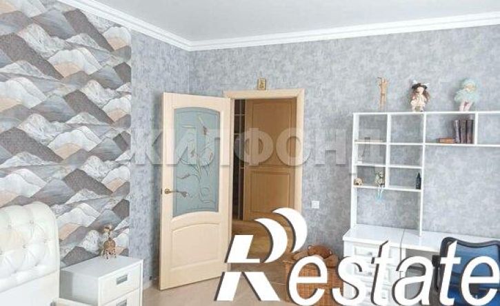 3-комн квартира улица Крылова, 63,  д. 63