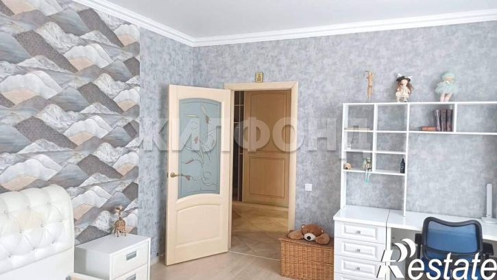 3-комн квартира Крылова улица, д.63